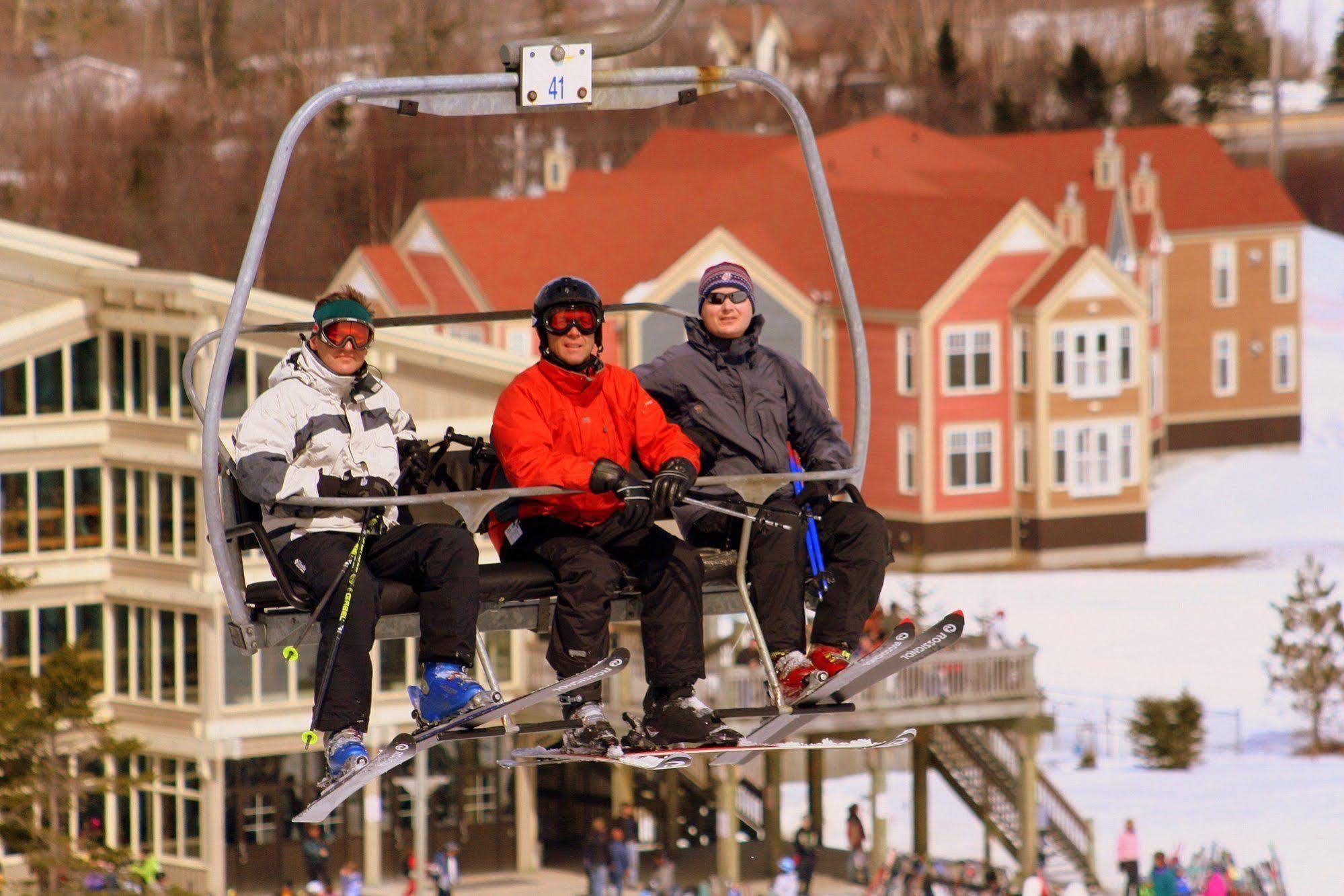 Marblewood Village Resort Steady Brook Buitenkant foto